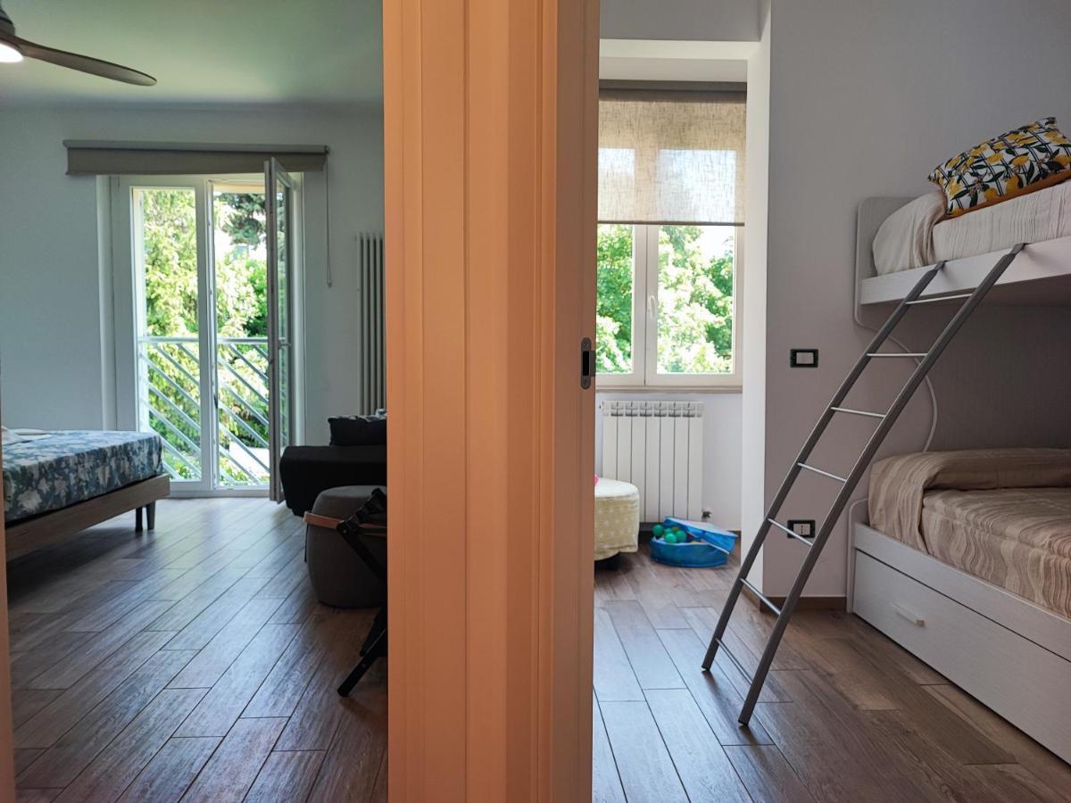 Casa Nadia A Pochi Passi Dal Mare Con Garage, Terrazza E Sala Giochi Numana Exterior foto